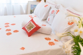 King size bed sheet with 2 pillowcases (50x70cm) -  coral embroidery
